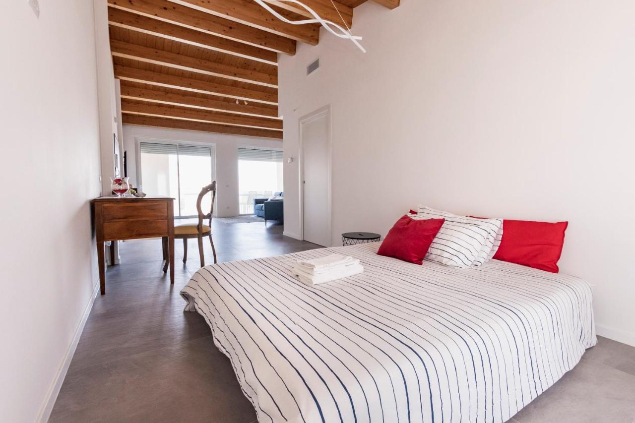 A Casa - Feels Like Polignano 2 Bedrooms & Living & 3 Bathrooms *