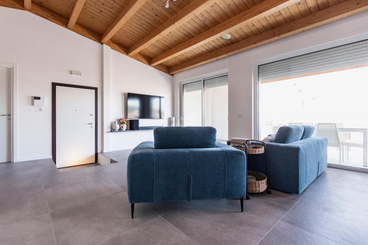 Apartment A Casa - Feels Like Polignano 2 Bedrooms & Living & 3 Bathrooms *