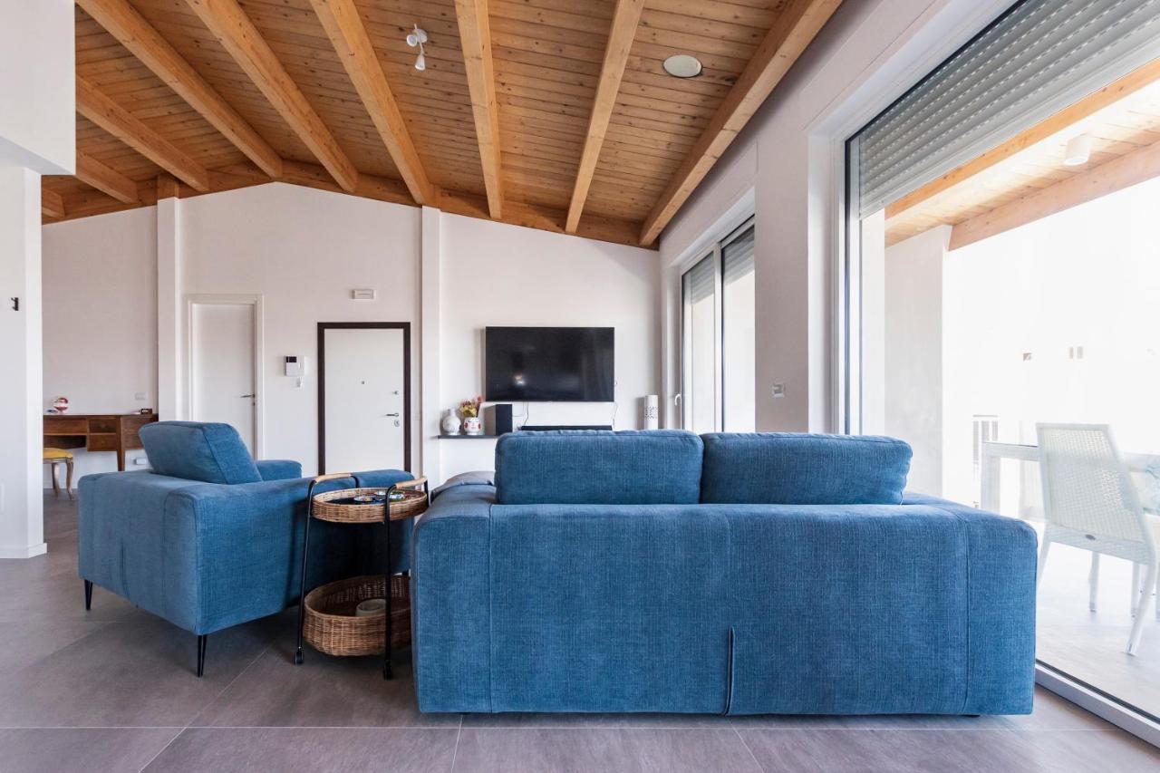 A Casa - Feels Like Polignano 2 Bedrooms & Living & 3 Bathrooms Apartment *